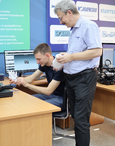 Кафедра Сигнал 3.jpg